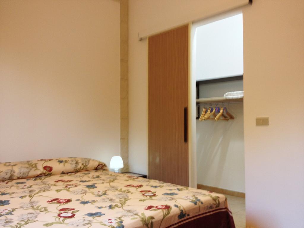 La Giara - Holiday Apartments Sampieri Phòng bức ảnh